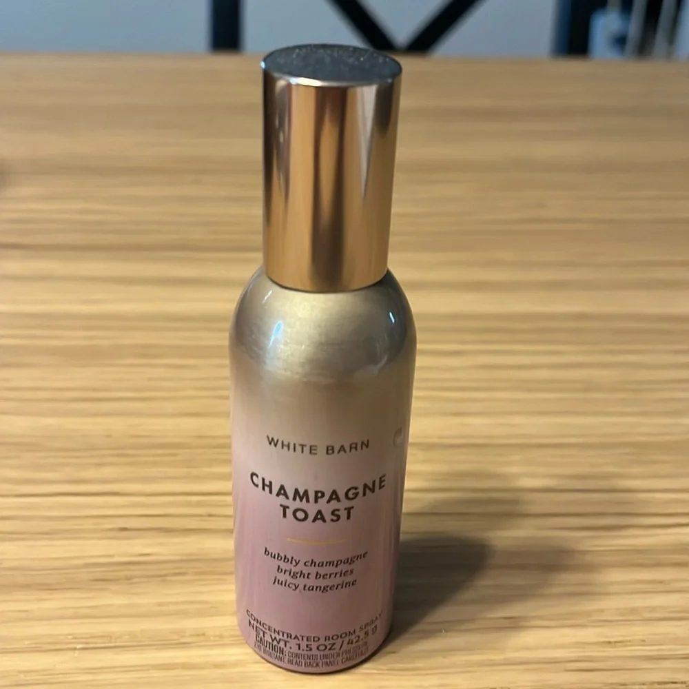 Bath & Body Works Concentrated Room Spray. Champagne Toast. - Picture 2 of 3
